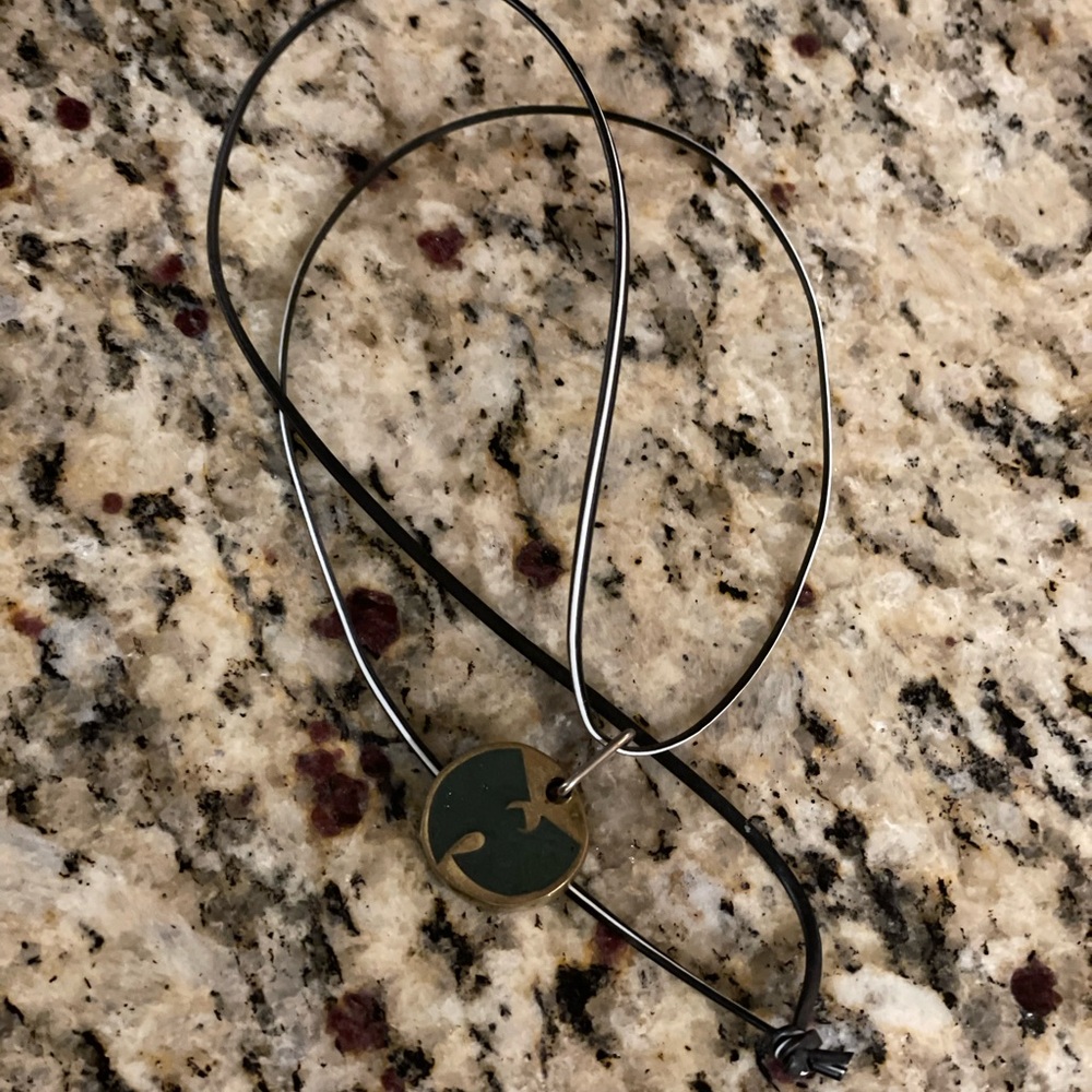 Charming Black and Gold Pendant Necklace